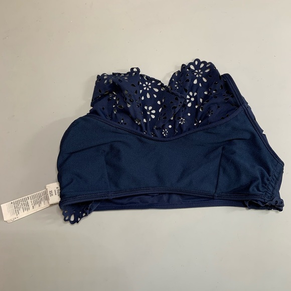 Abercrombie & Fitch laser cut ruffle bikin… - Picture 5 of 9